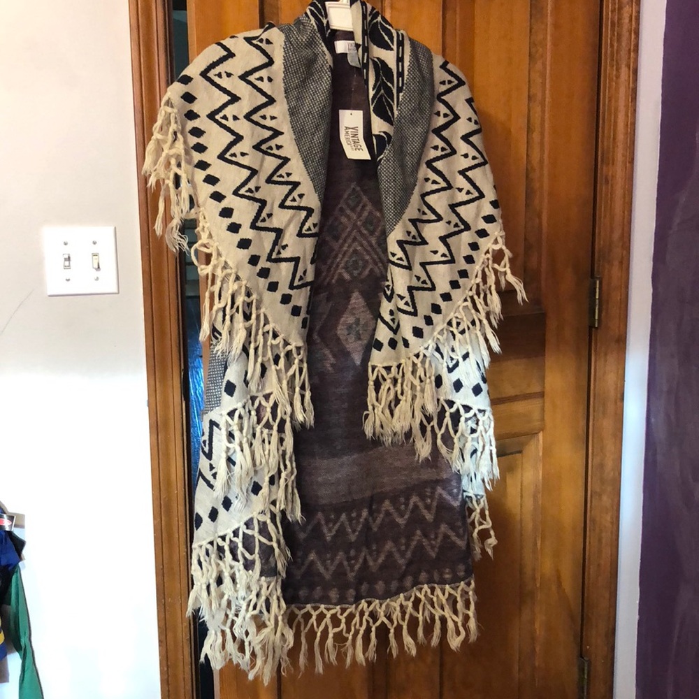 Print long vest with tassels